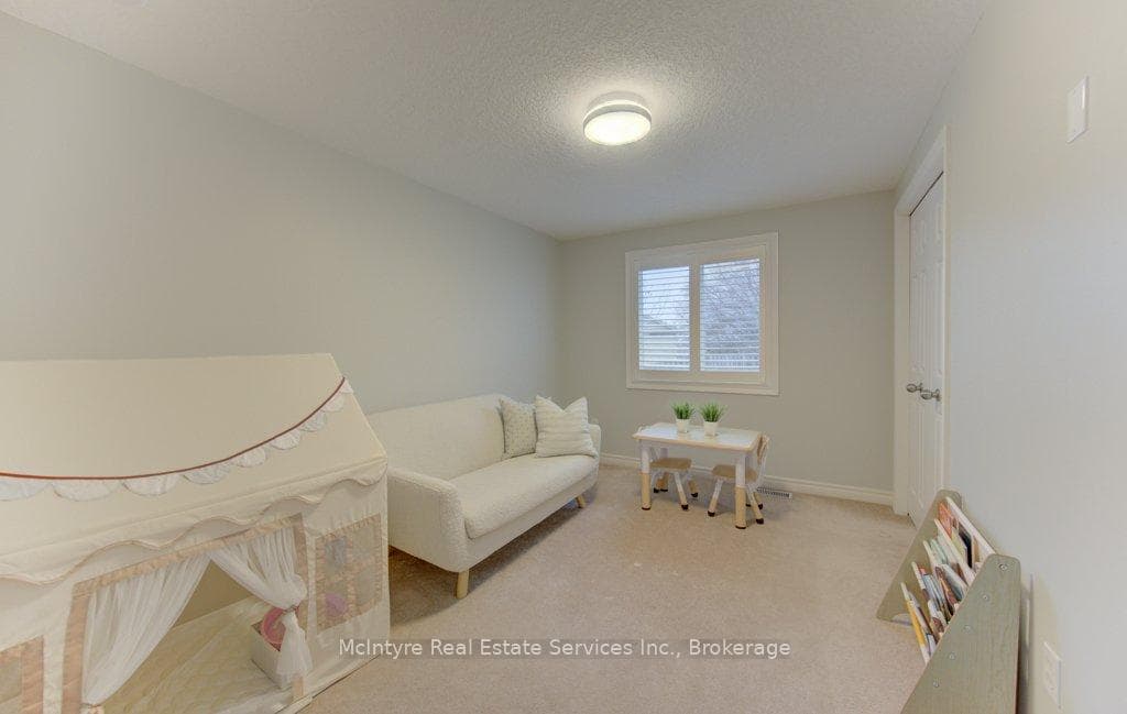 28 Wisteria Court photo 33