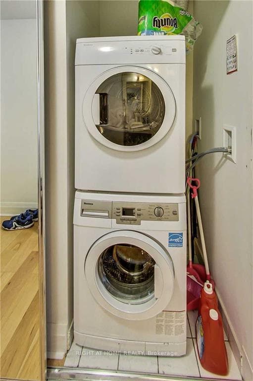 65 St Mary Street Unit 1608 photo 7