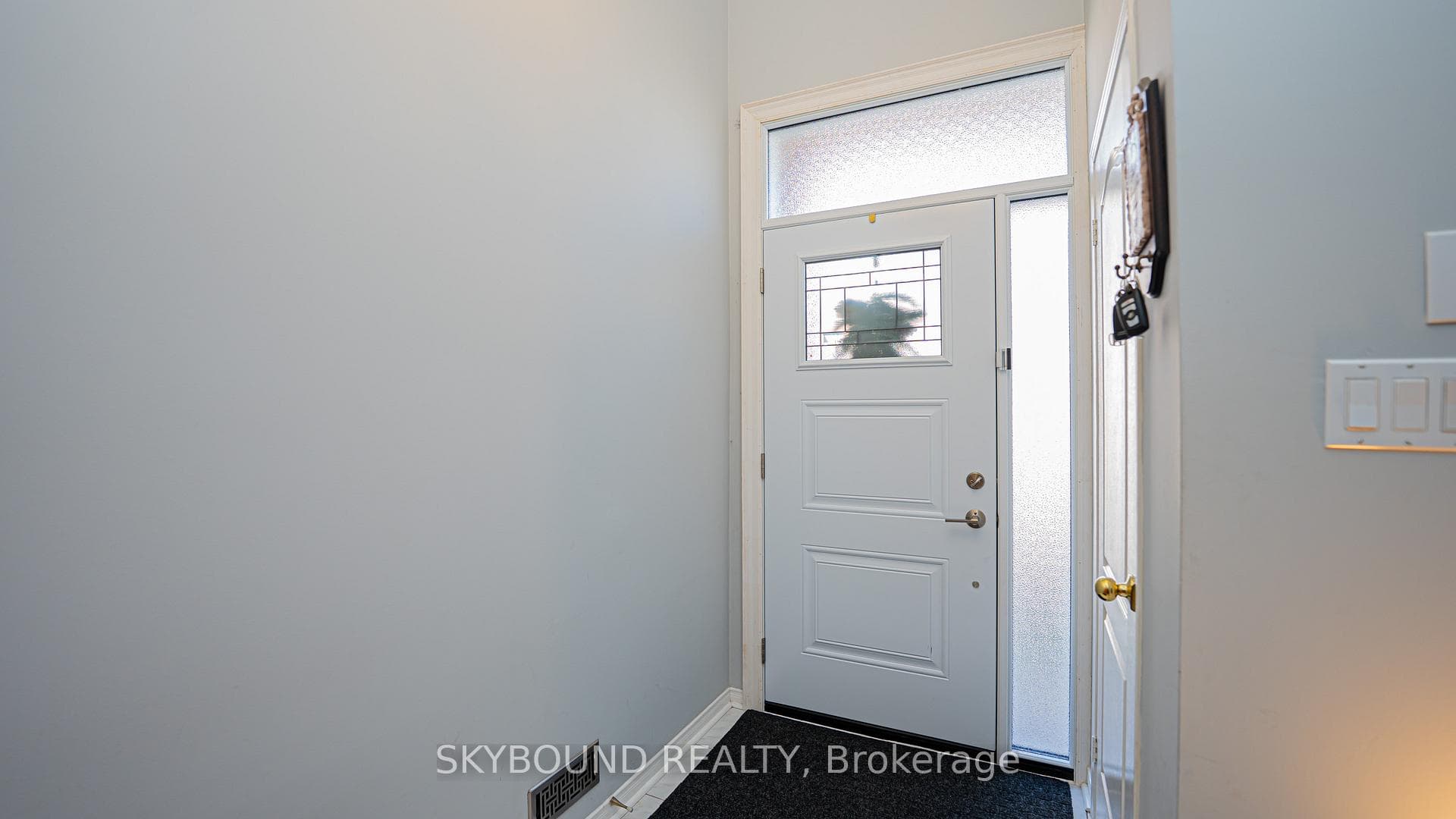 1588 South Parade Court Unit 43 photo 3