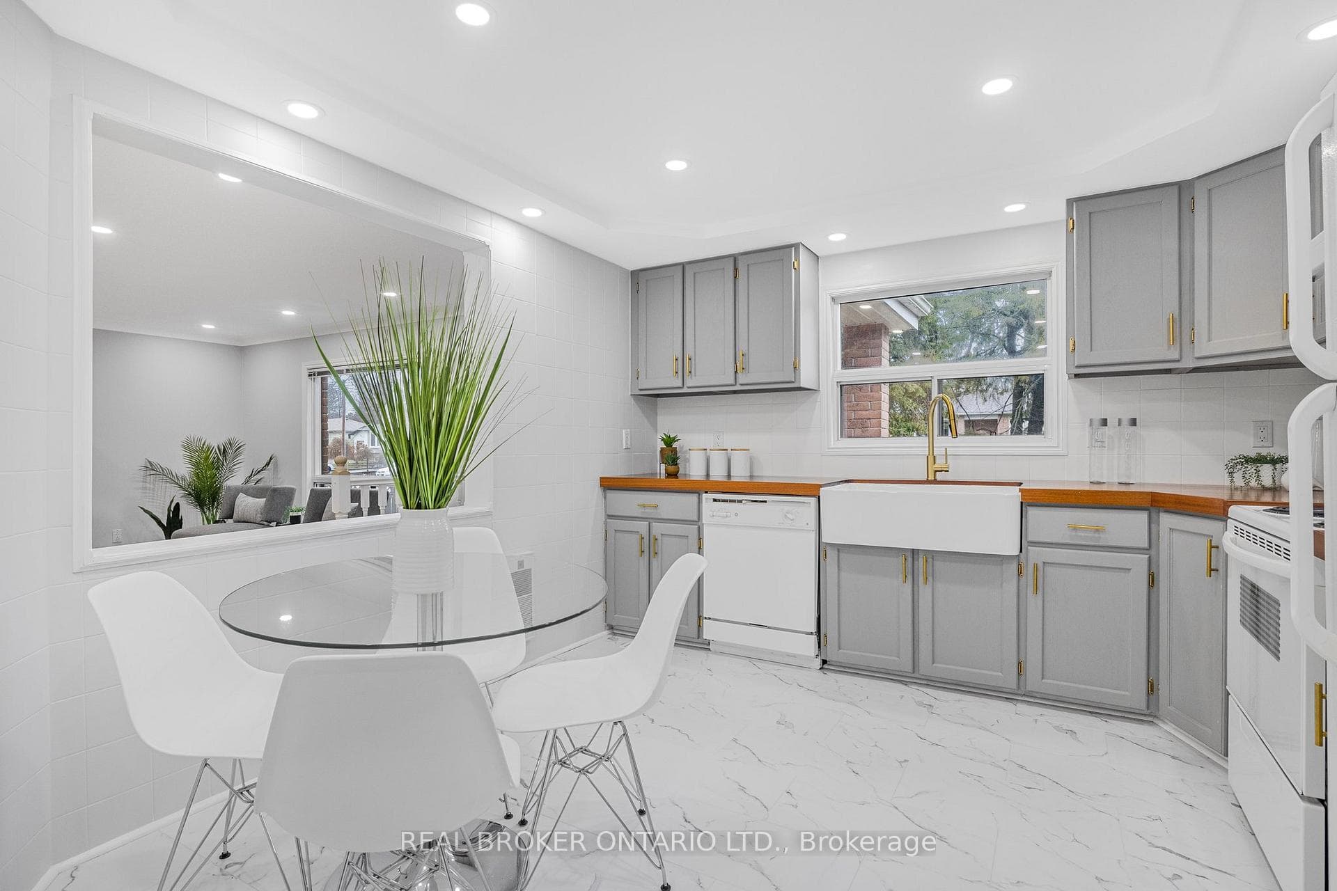 709 Trinity Street photo 8