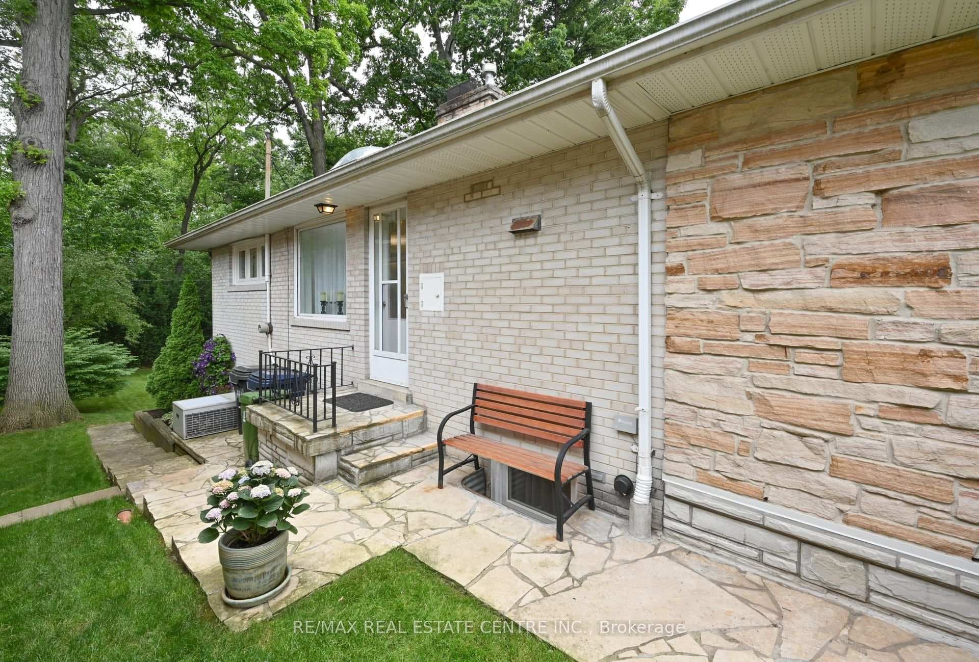 31 Blair Athol Crescent photo 29