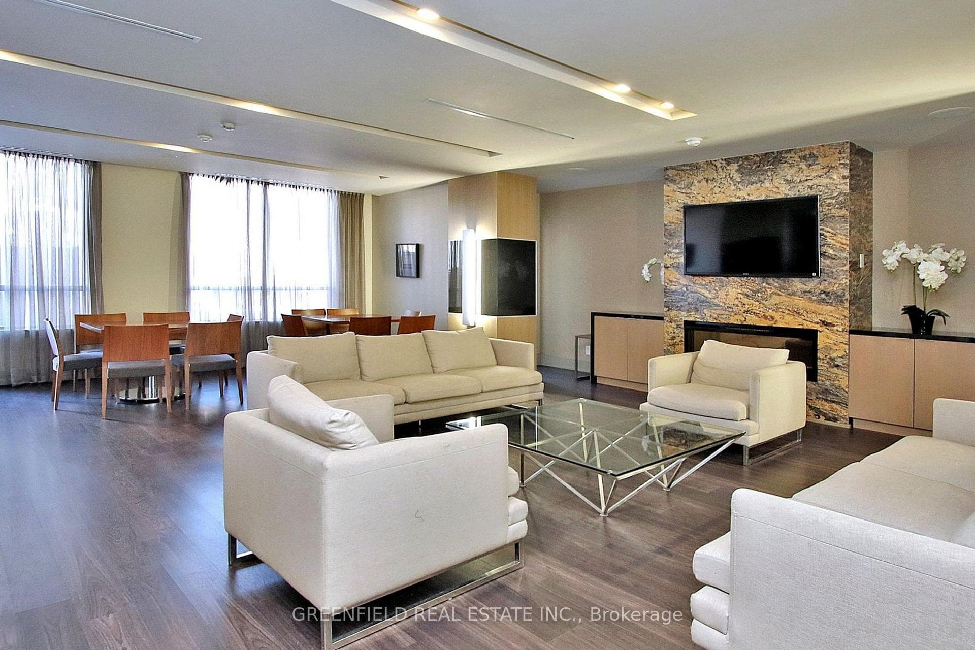 55 De Boers Drive Unit 512 photo 36