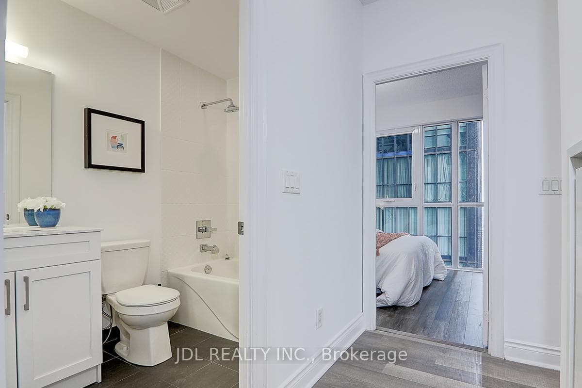 28 Ted Rogers Way Unit 3504 photo 27