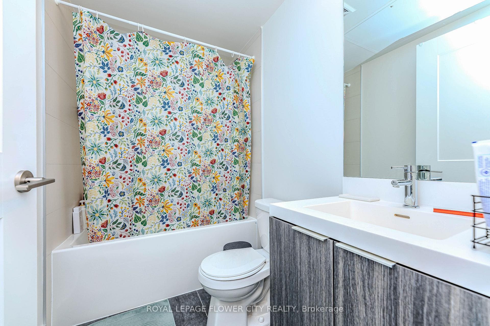 8 Widmer Street Unit 2115 photo 17
