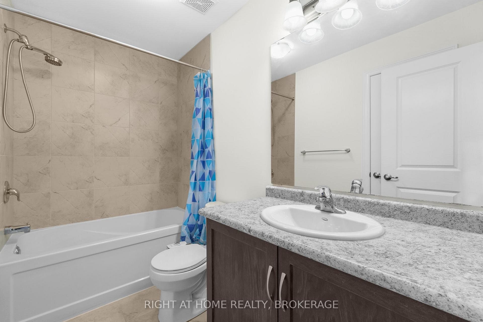 377 Glancaster Road Unit 3 photo 20