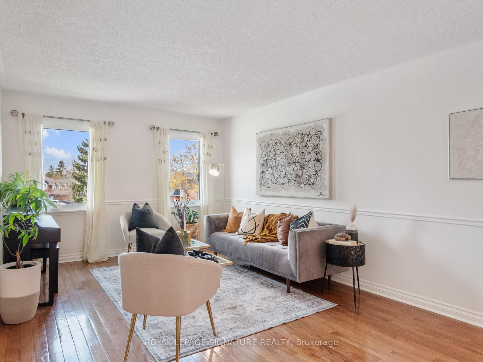 53 Blueking Crescent photo 9