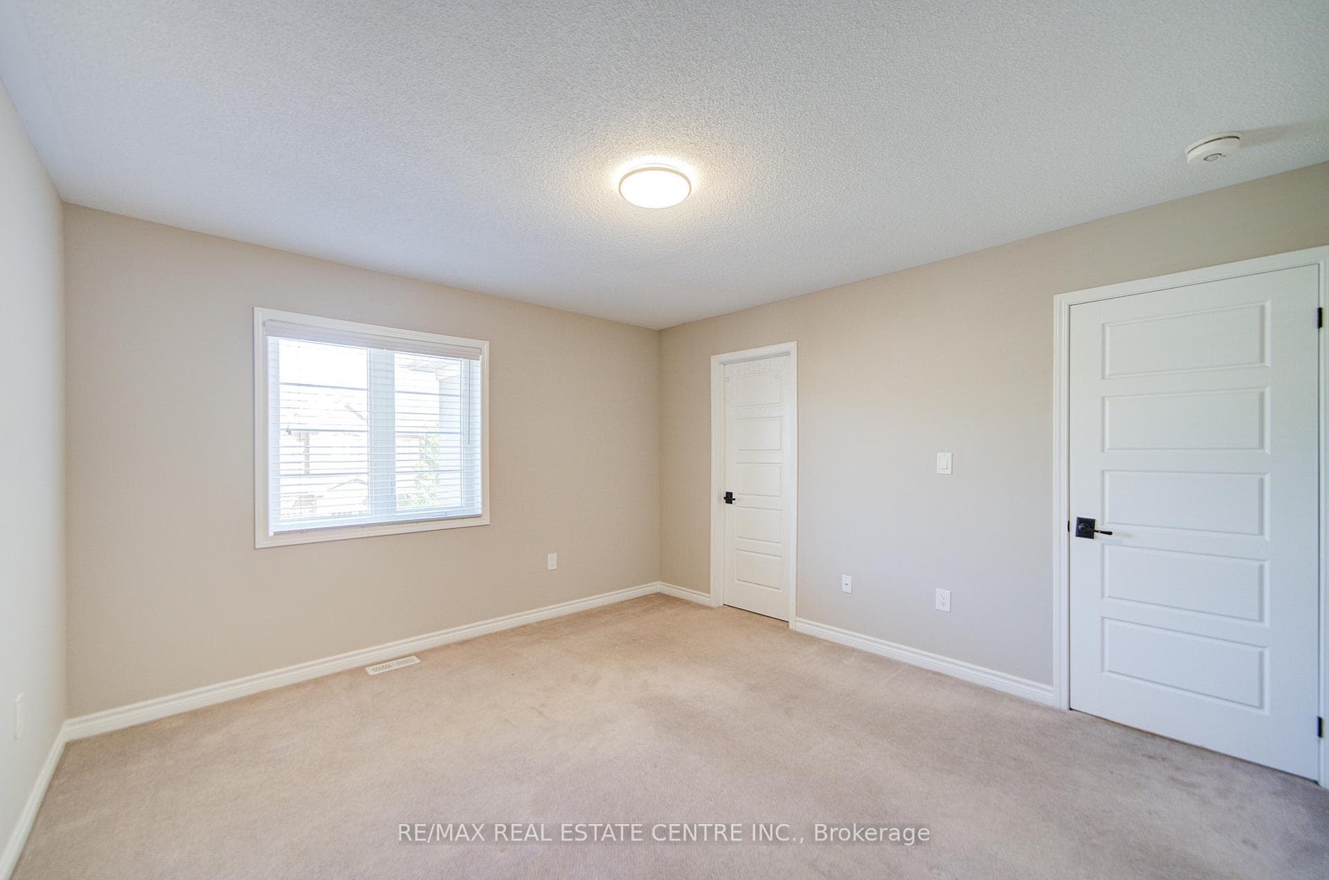 240 Chilver Heights photo 44