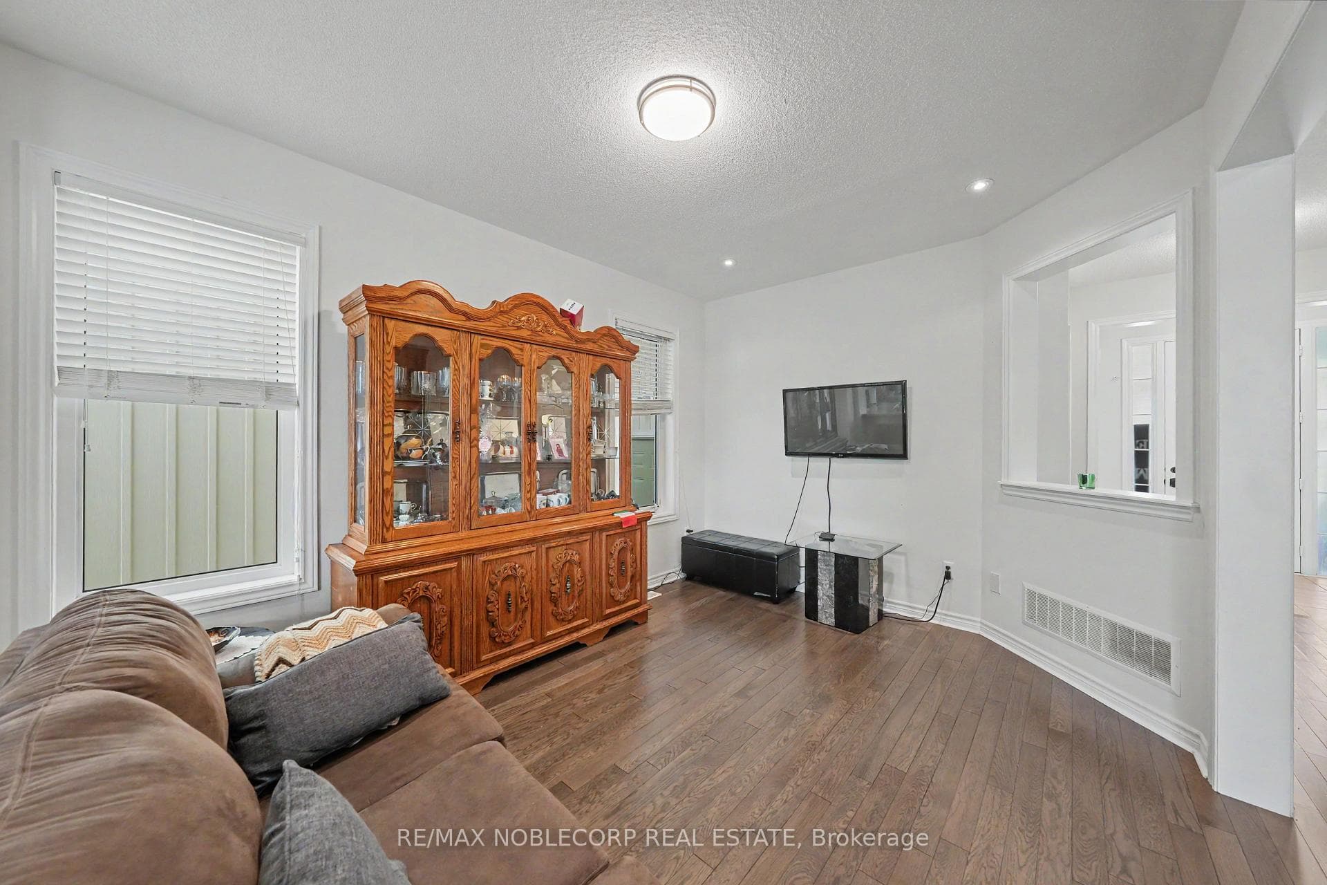 71 Blanchard Crescent photo 8