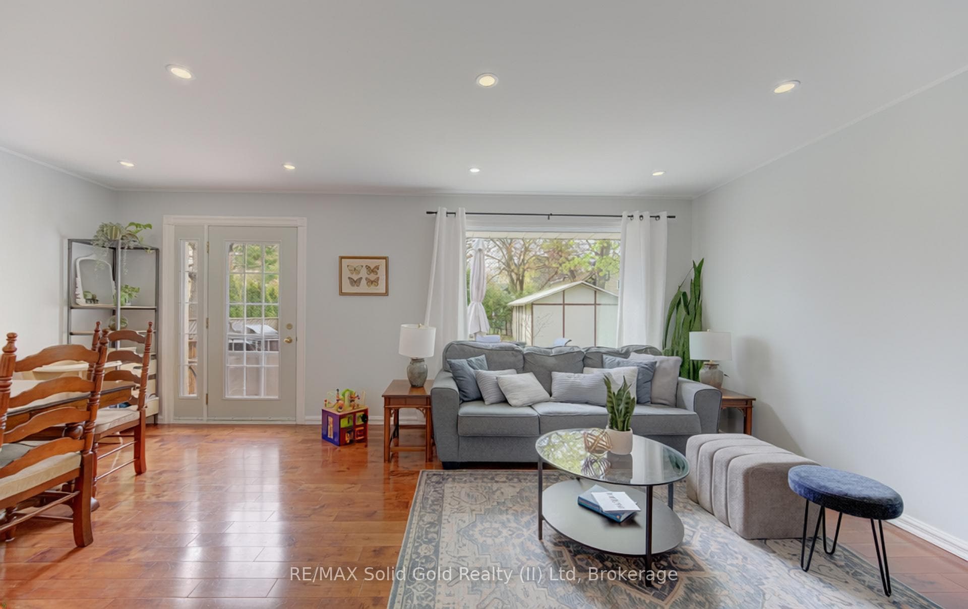 331 Dansbury Drive photo 10