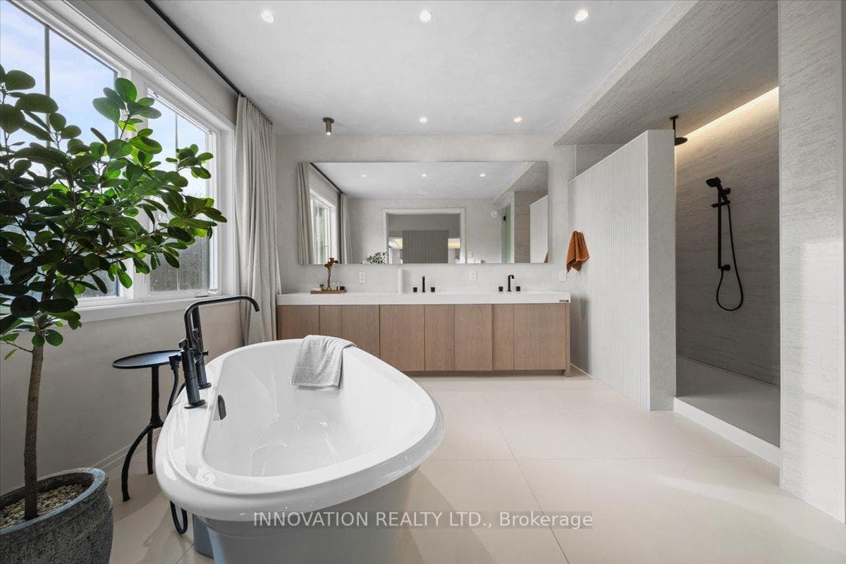 845 Companion Crescent photo 20