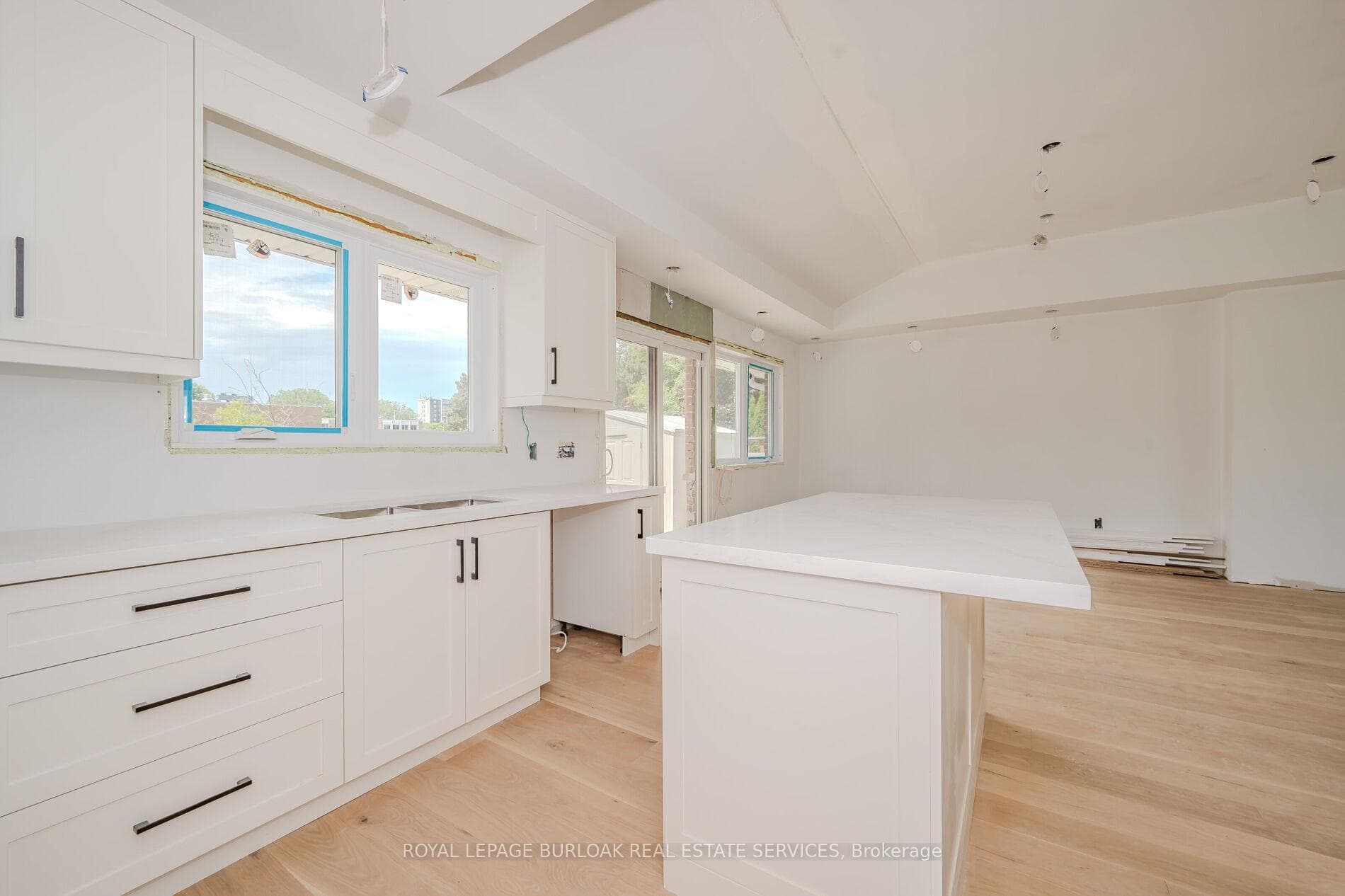 640 Dynes Road photo 15