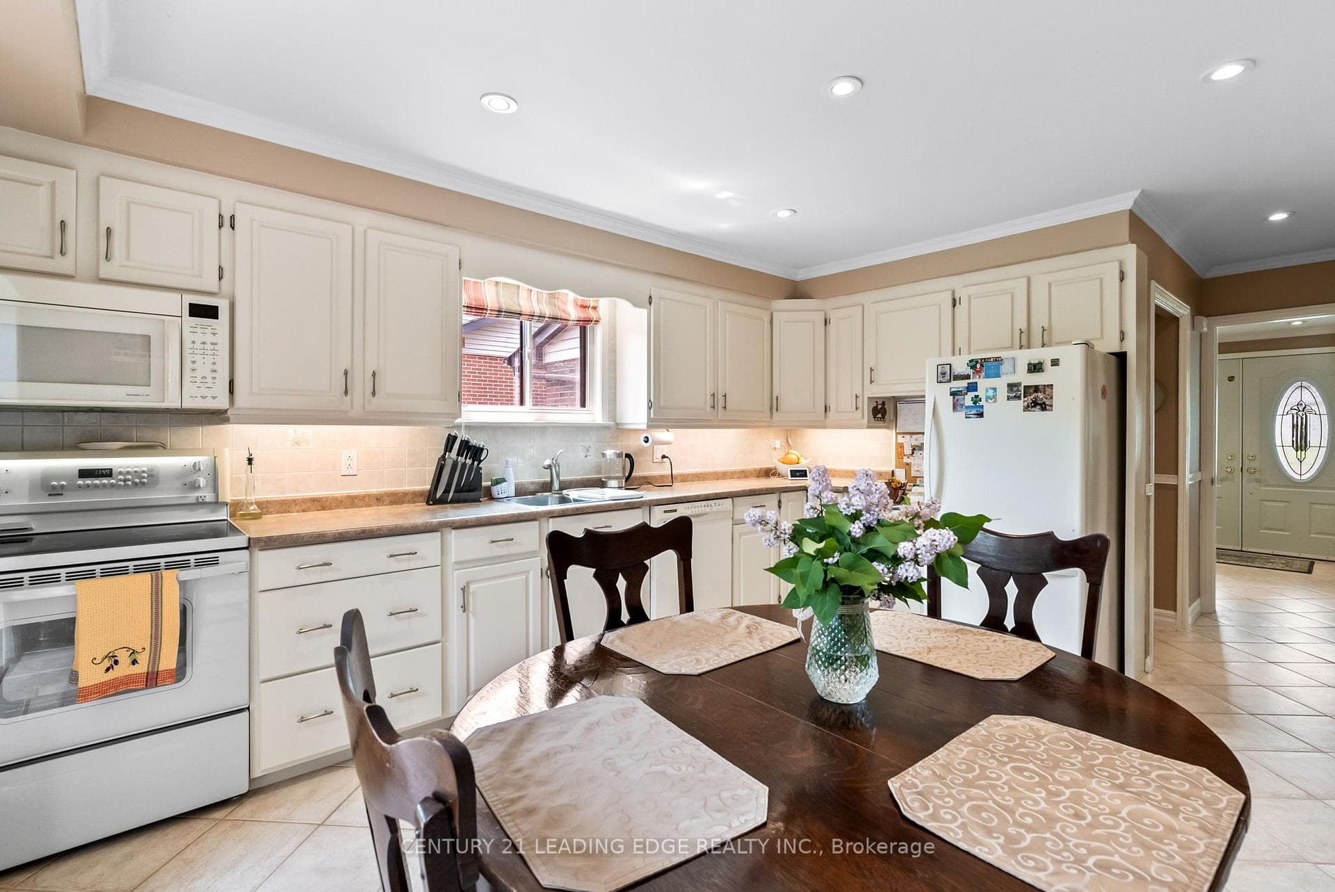 339 St Lawrence Street photo 17