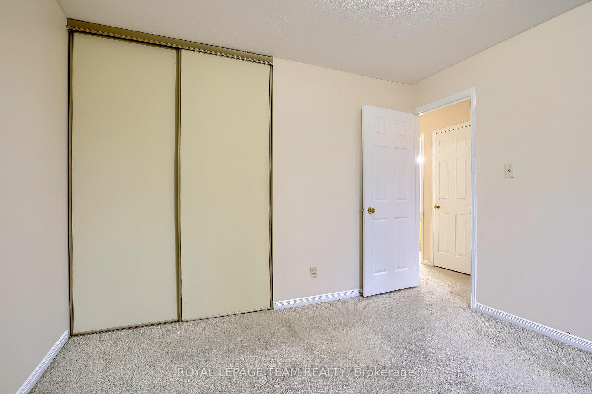 55 McGibbon Drive photo 17