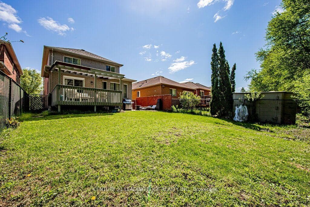 33 Markwood Crescent photo 40