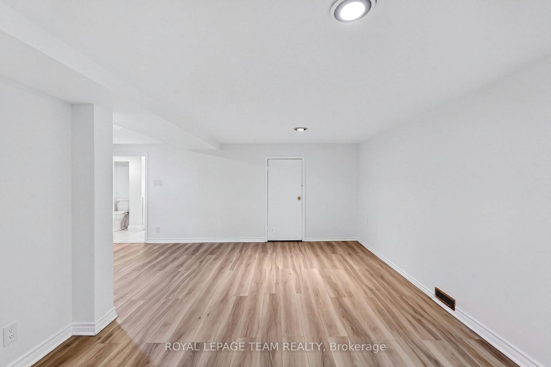 131 Acacia Avenue photo 37