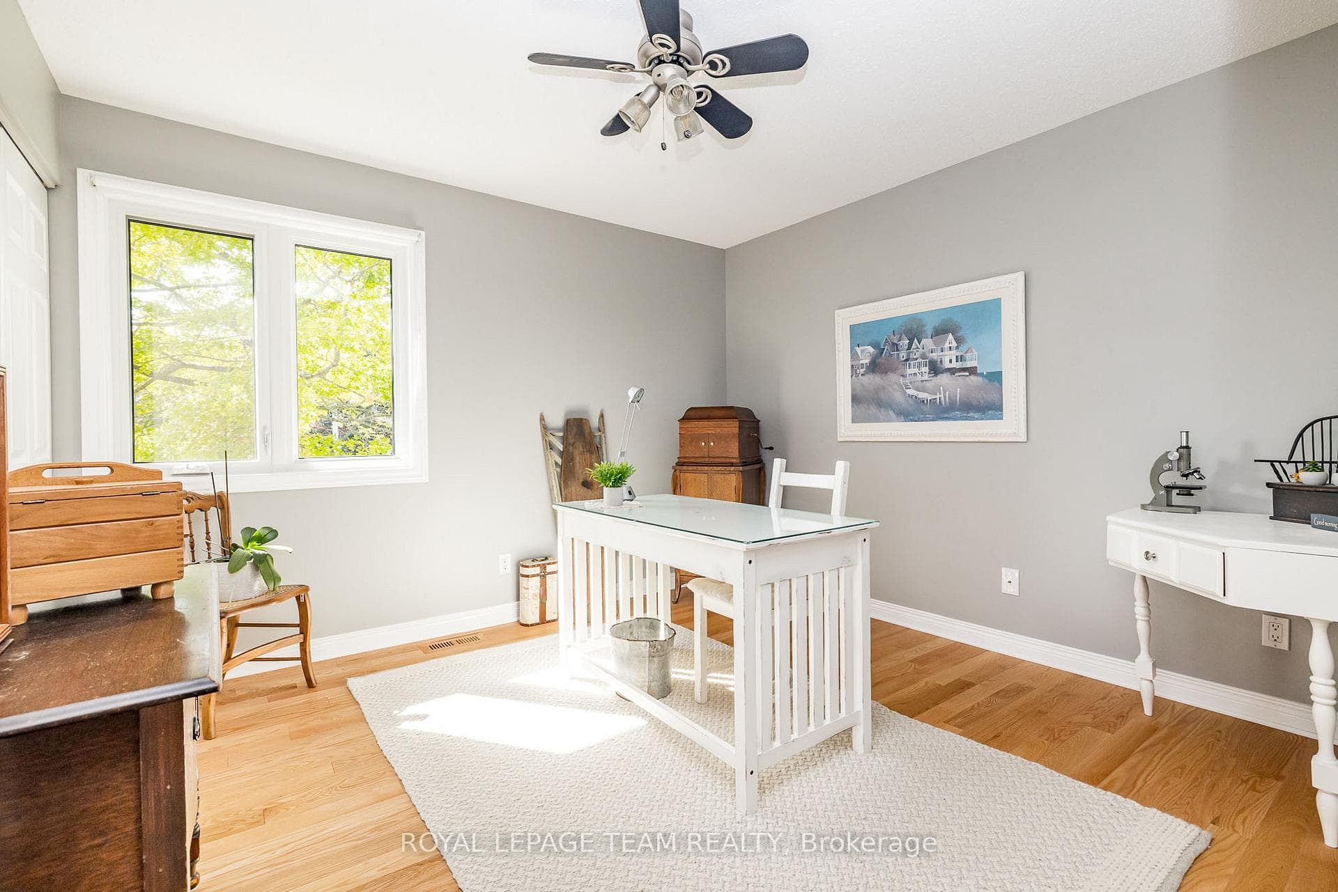 5239 Mclean Crescent photo 32