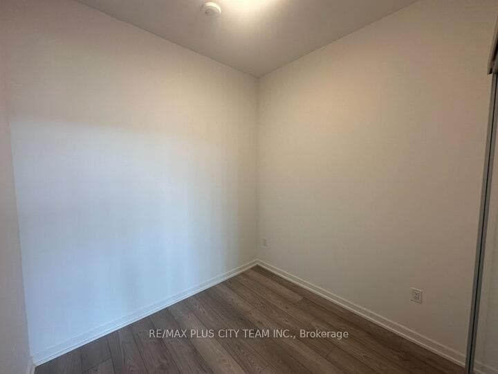 1285 Dupont Street Unit 607 photo 7