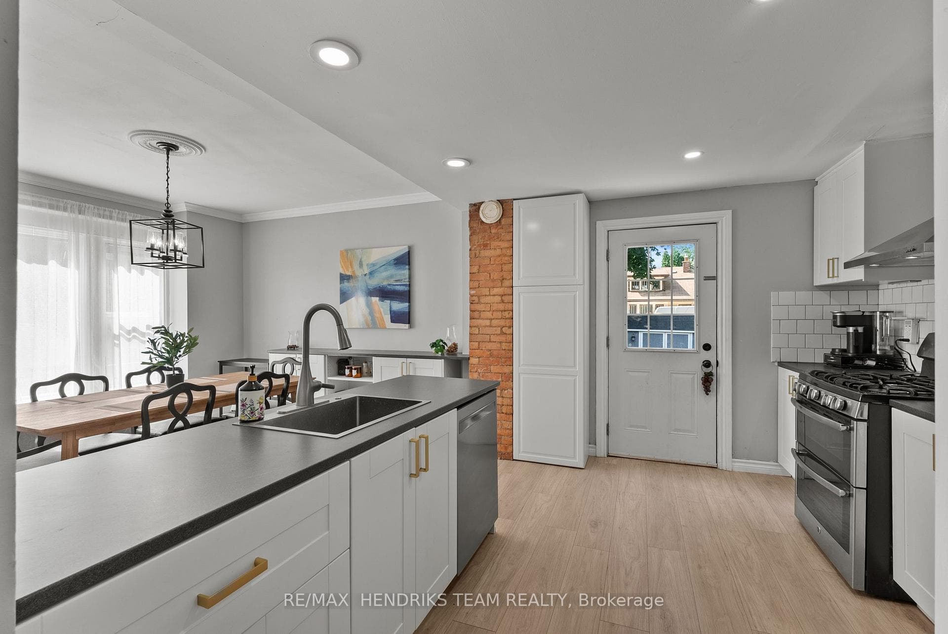 69 Chaplin Avenue photo 17