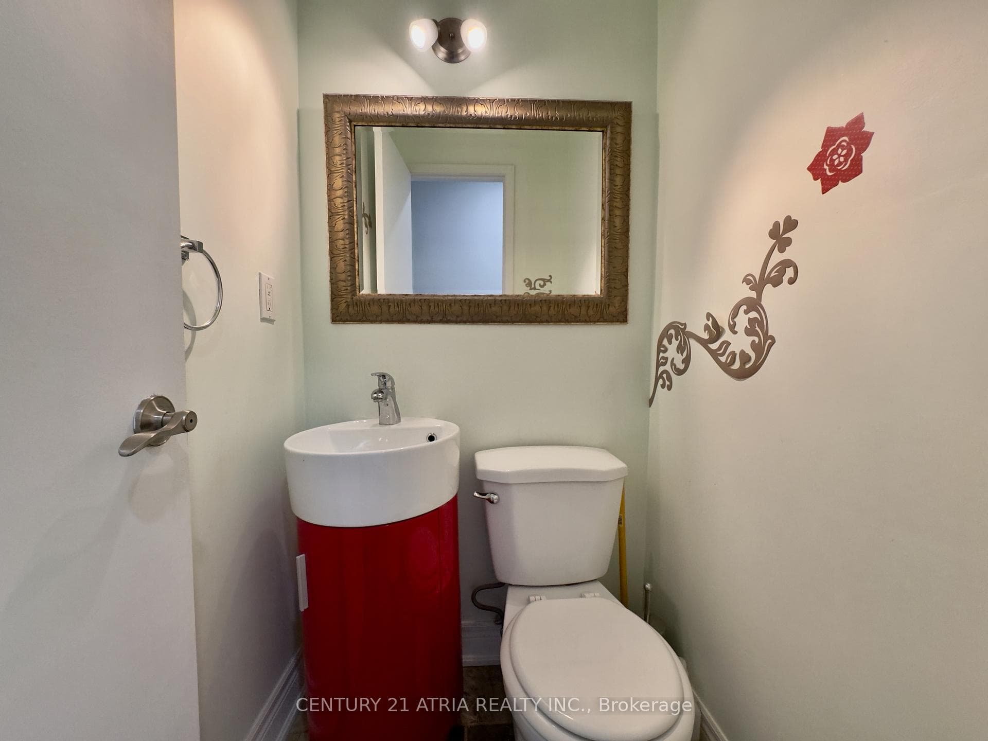 131 Jefferson Avenue Unit B photo 9