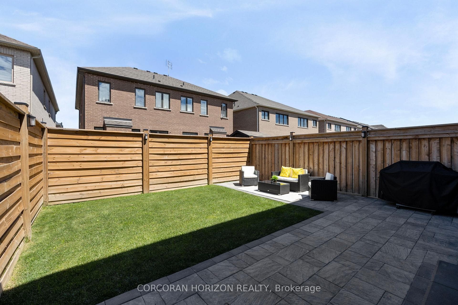 48 Louise Crescent photo 35