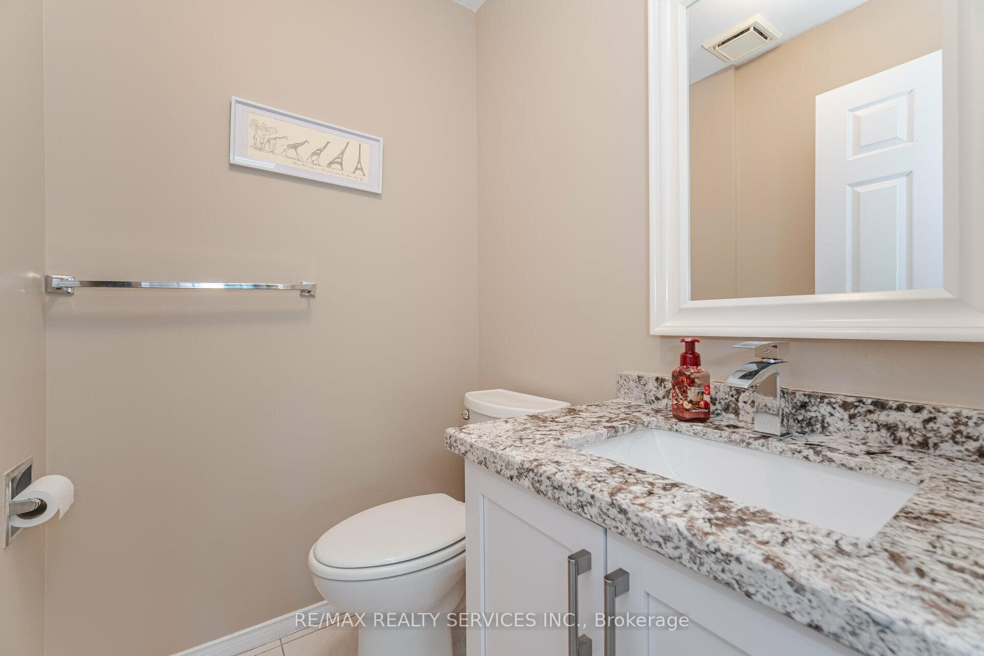 31 Newbury Crescent photo 15