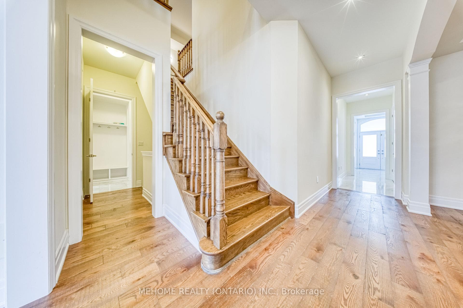 51 Bridgepointe Court photo 9