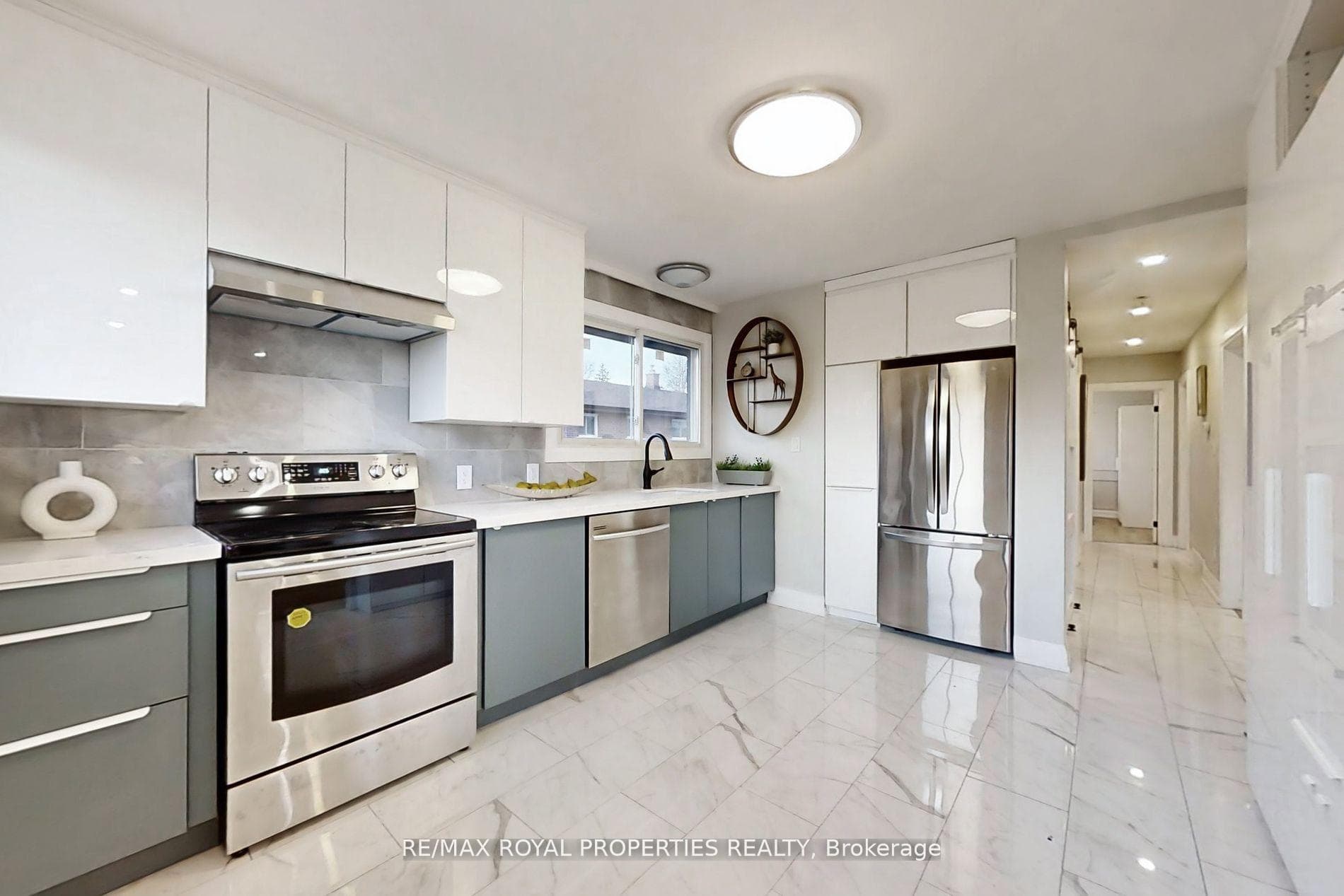 209 Anderson Street photo 10
