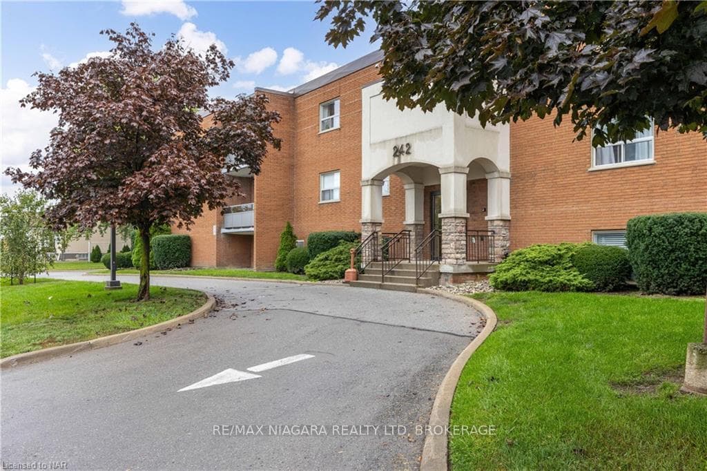 242 Oakdale Avenue Unit 216 photo 2
