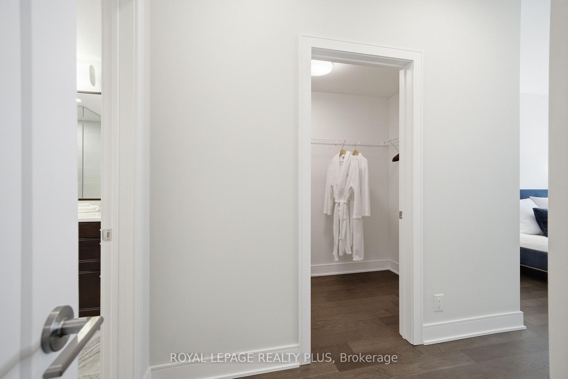 1575 Lakeshore Road Unit 117 photo 17
