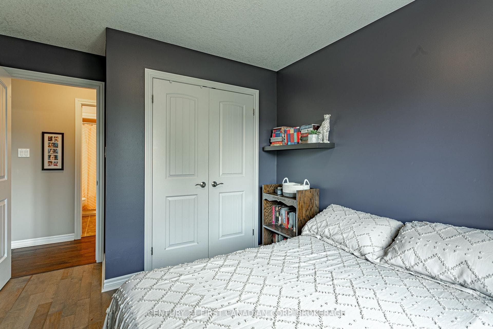 270 Boyd Boulevard photo 16