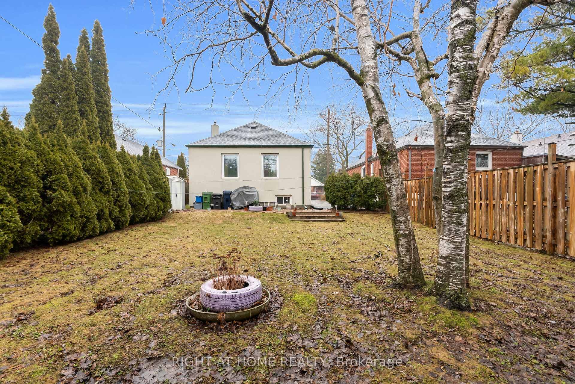 702 Pharmacy Avenue photo 46