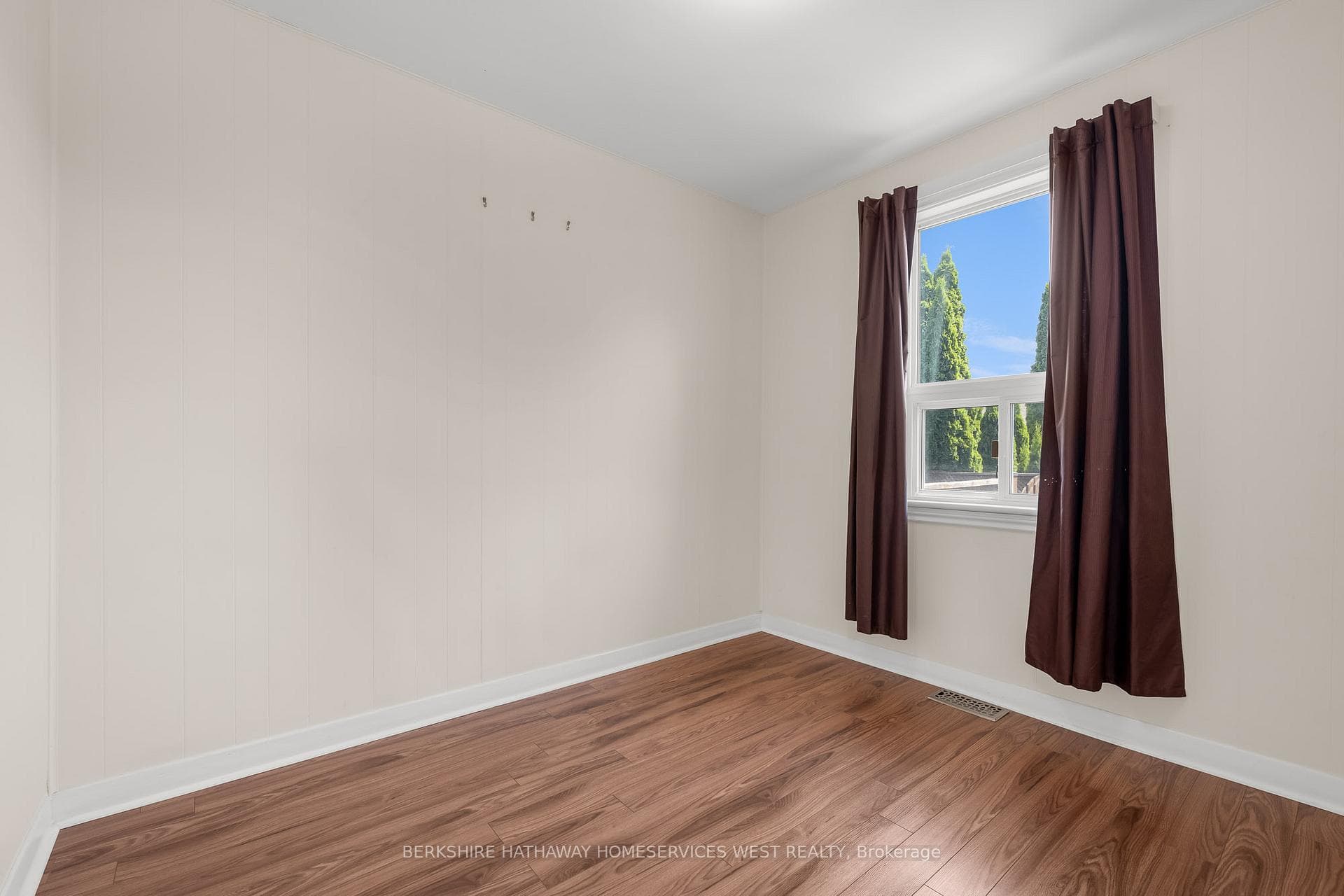 680 Tate Avenue photo 14