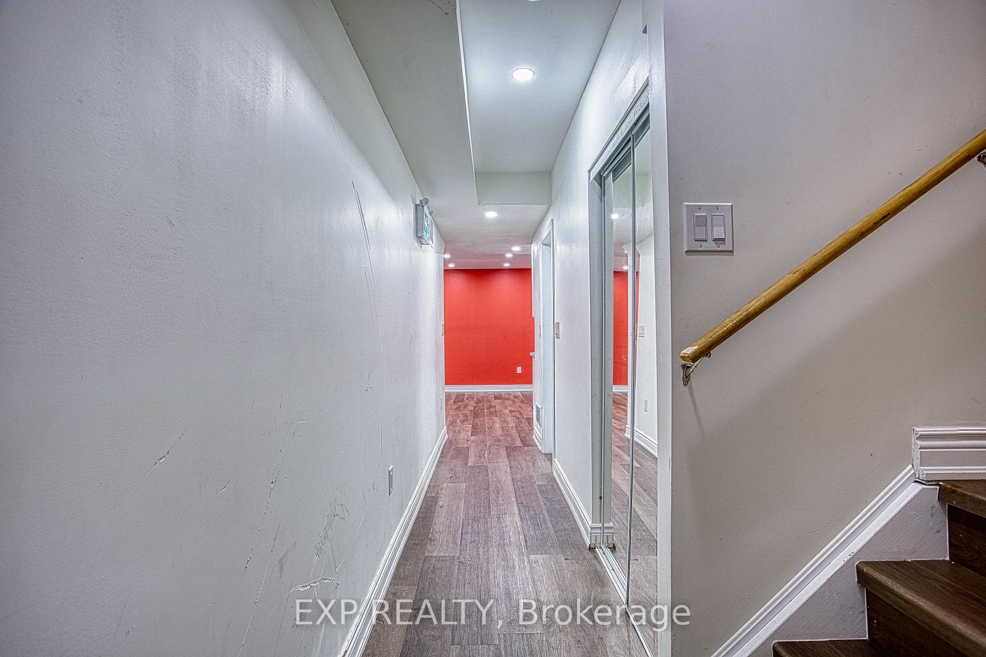 15 Riley Avenue Unit Lower photo 2