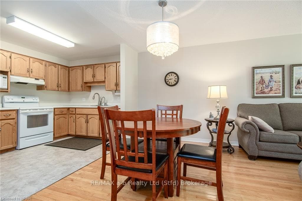 300 JOHN Street Unit 47 photo 22