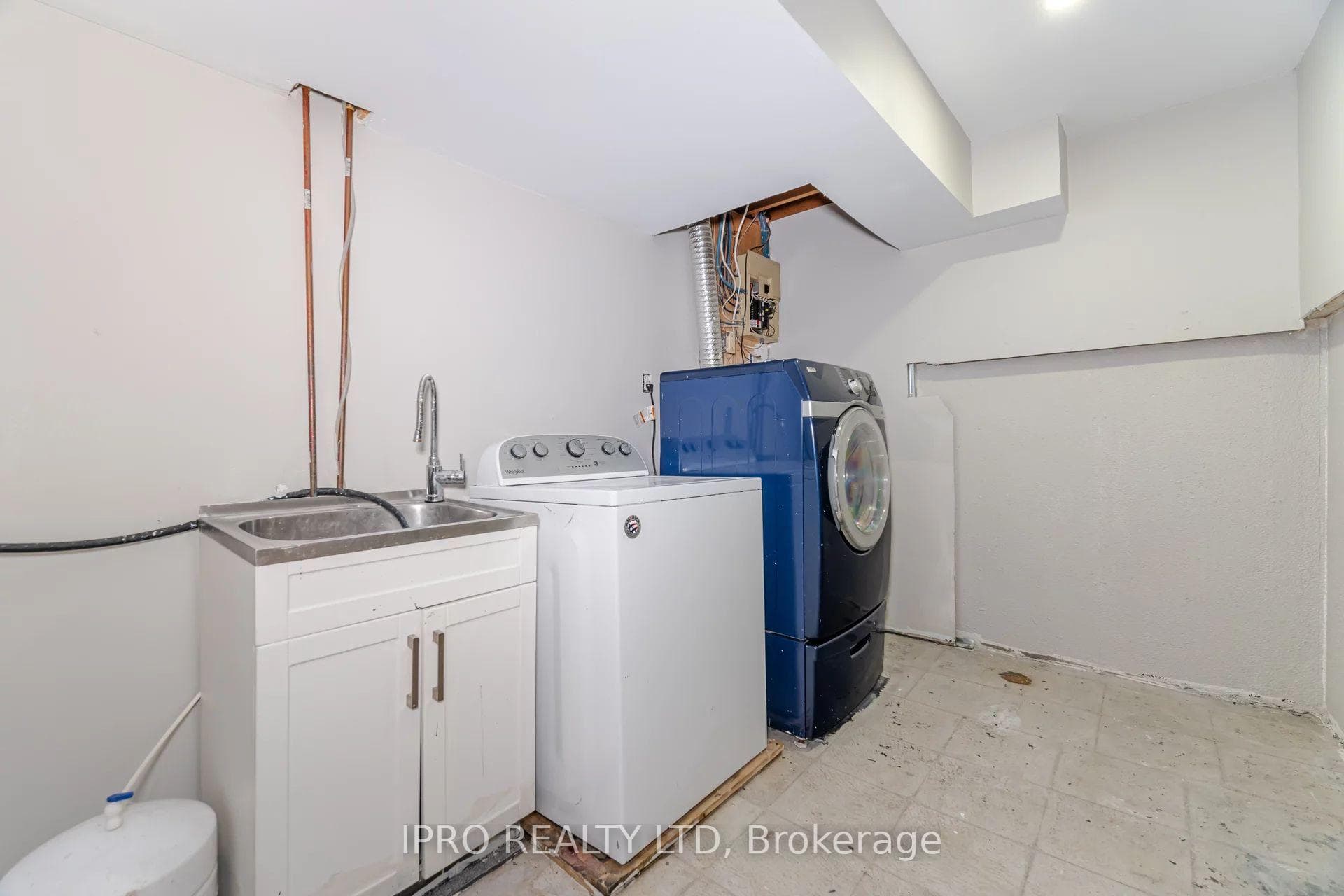 13 Jameson Crescent photo 31