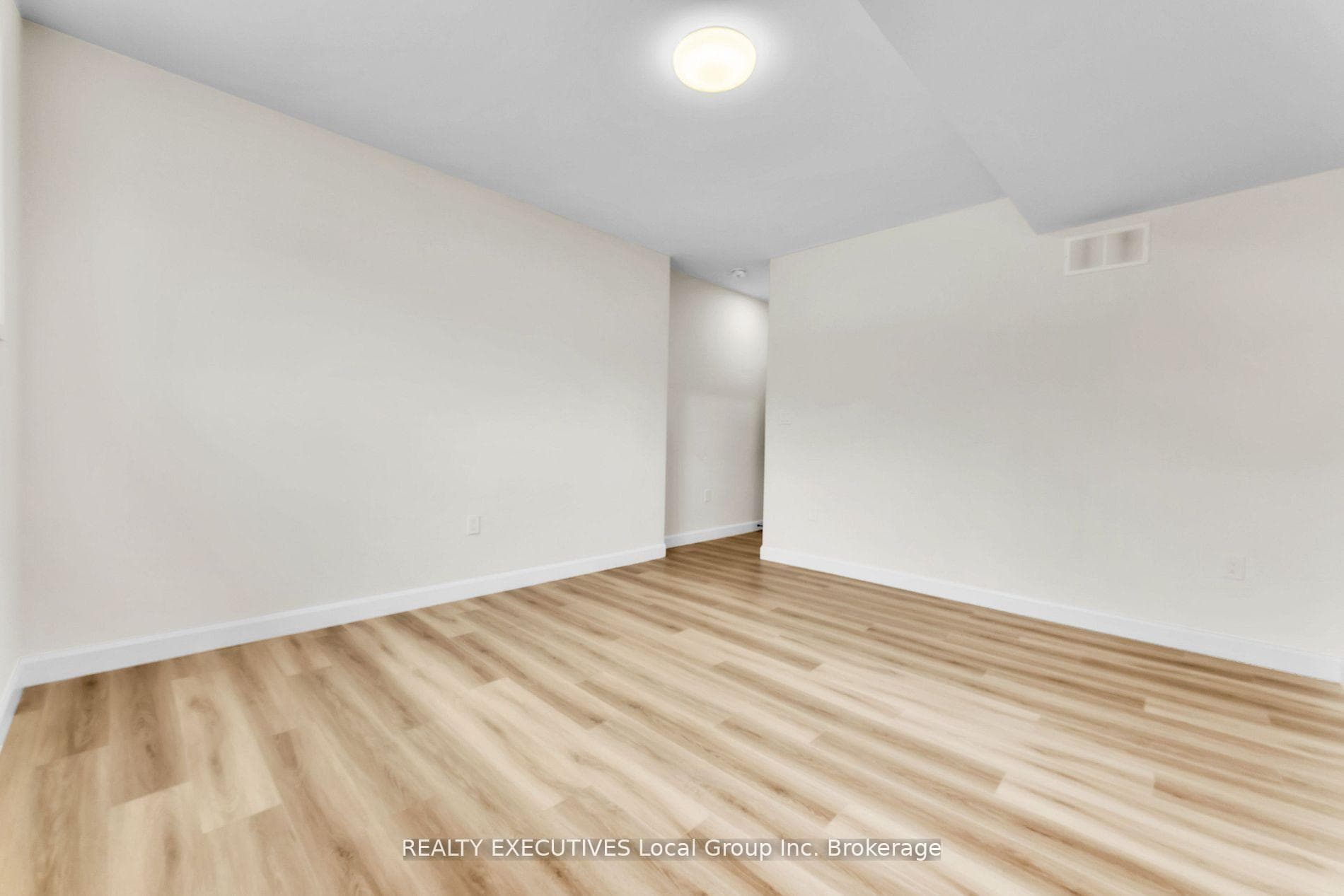 109 TOWER Drive photo 35