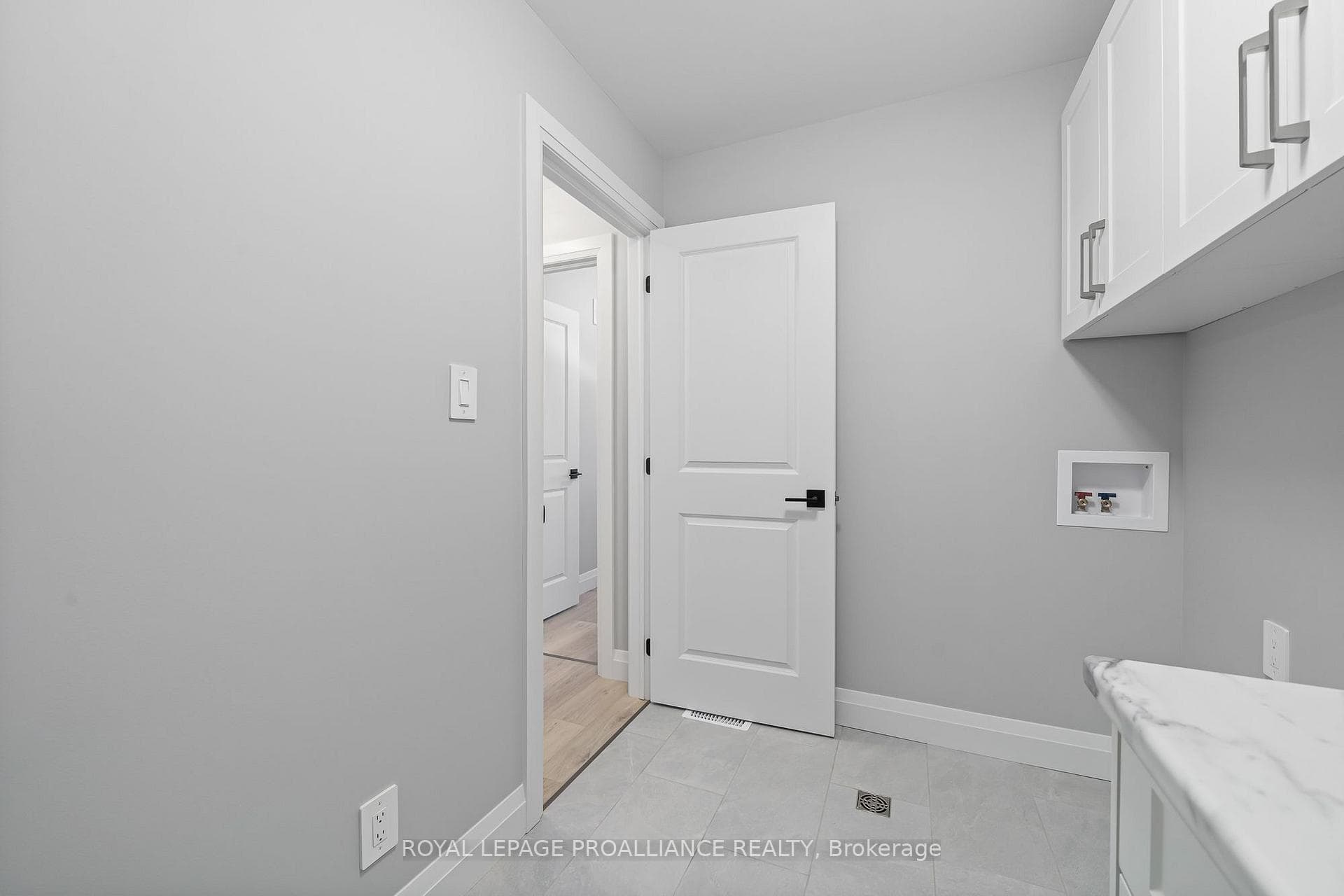 4 MacKenzie John Crescent photo 38