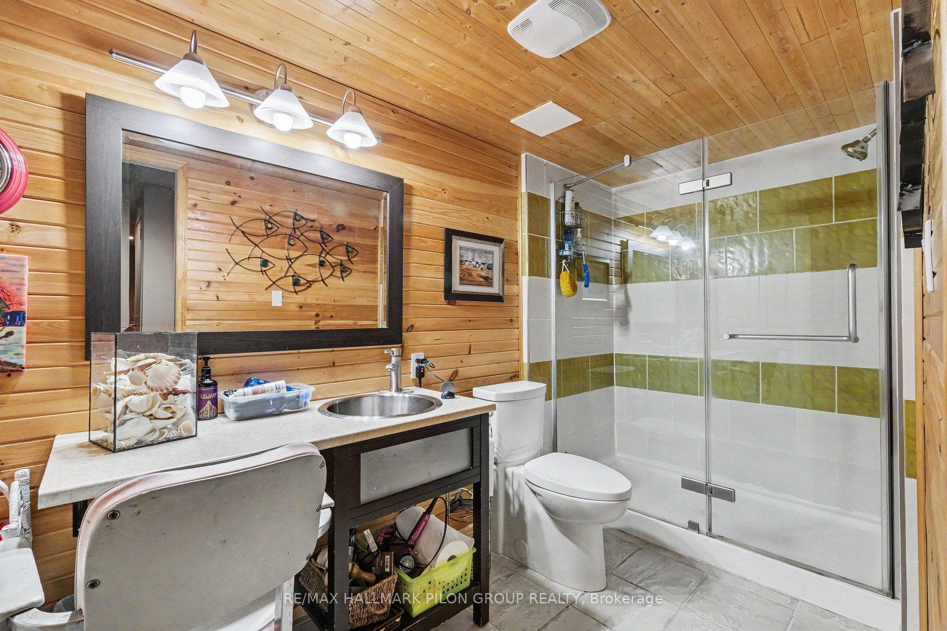 1466 Shawinigan Street photo 22