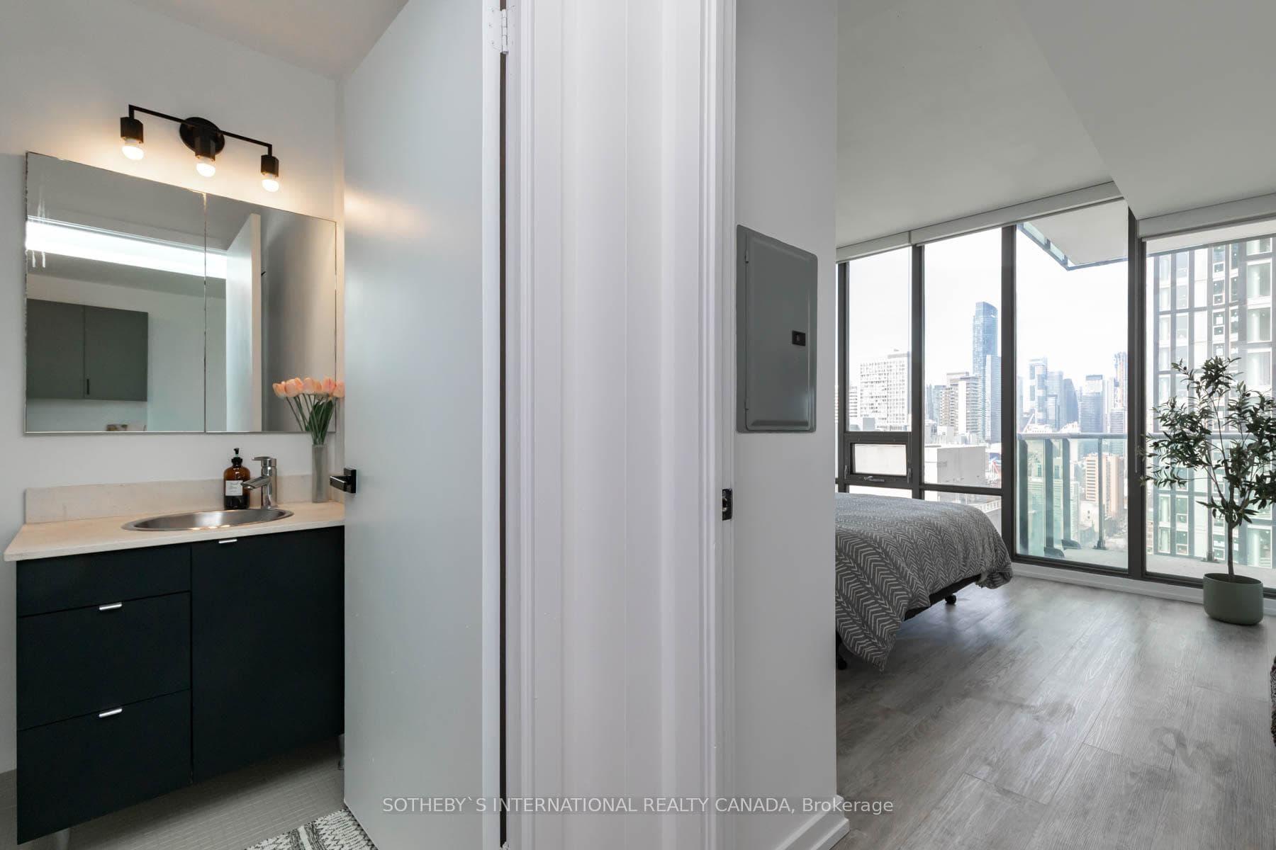 33 Lombard Street Unit 2703 photo 18