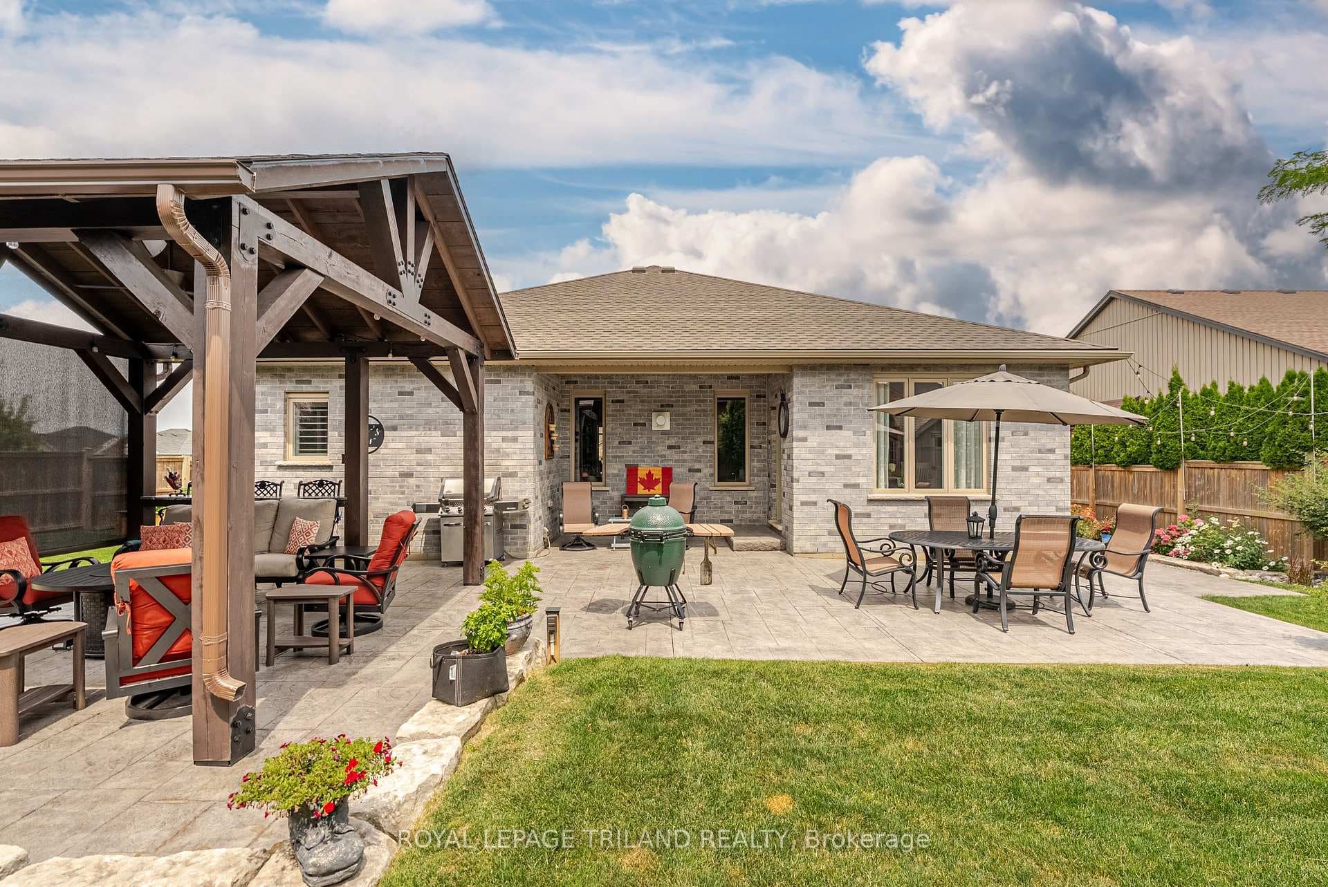 296 Dufferin Street photo 43