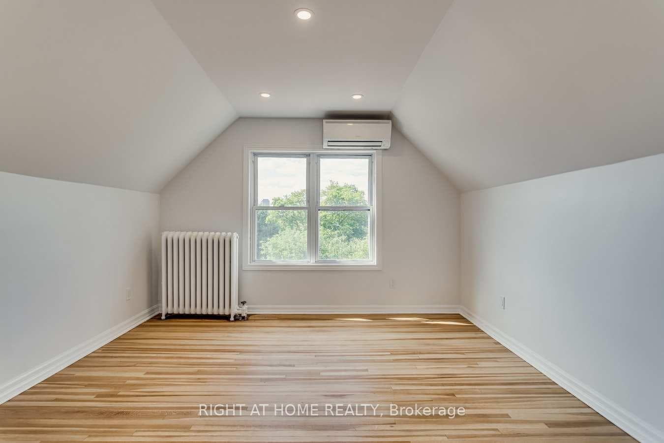 76 Glendale Avenue Unit Upper photo 36