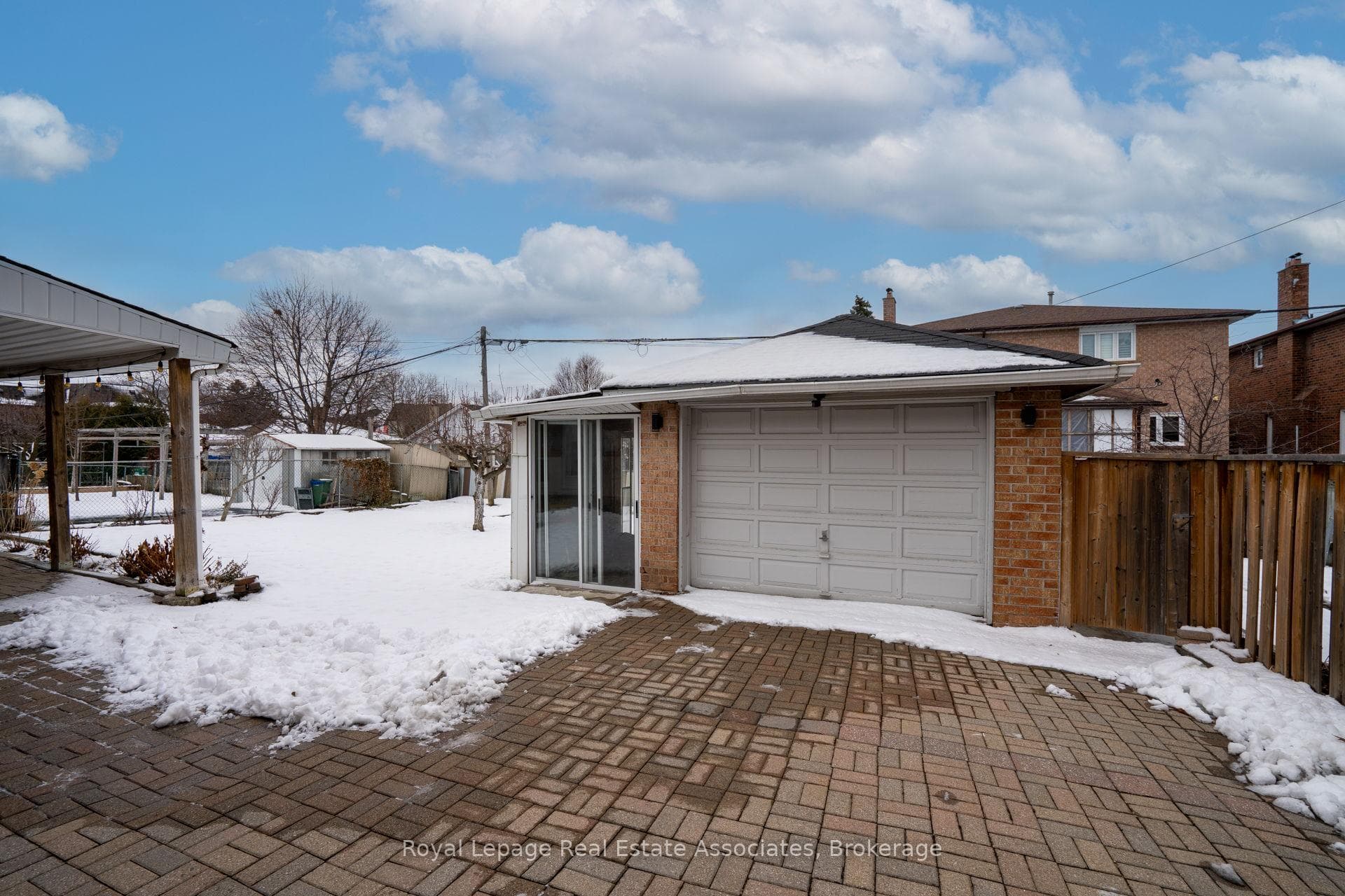 2874 Weston Road photo 32