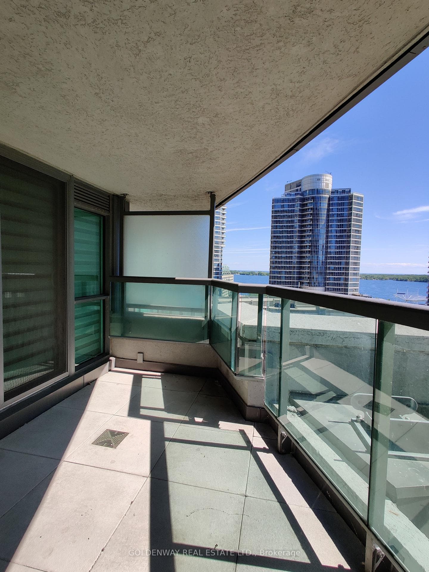 19 Grand Trunk Crescent Unit 1601 photo 14