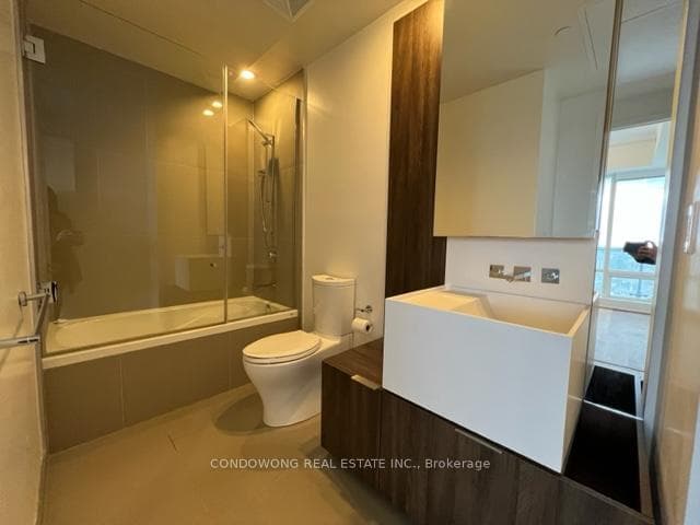 1 Bloor Street Unit 4710 photo 17