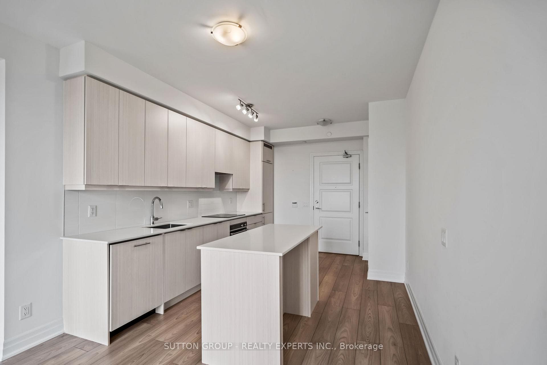 36 Elm Drive Unit 1409 photo 6