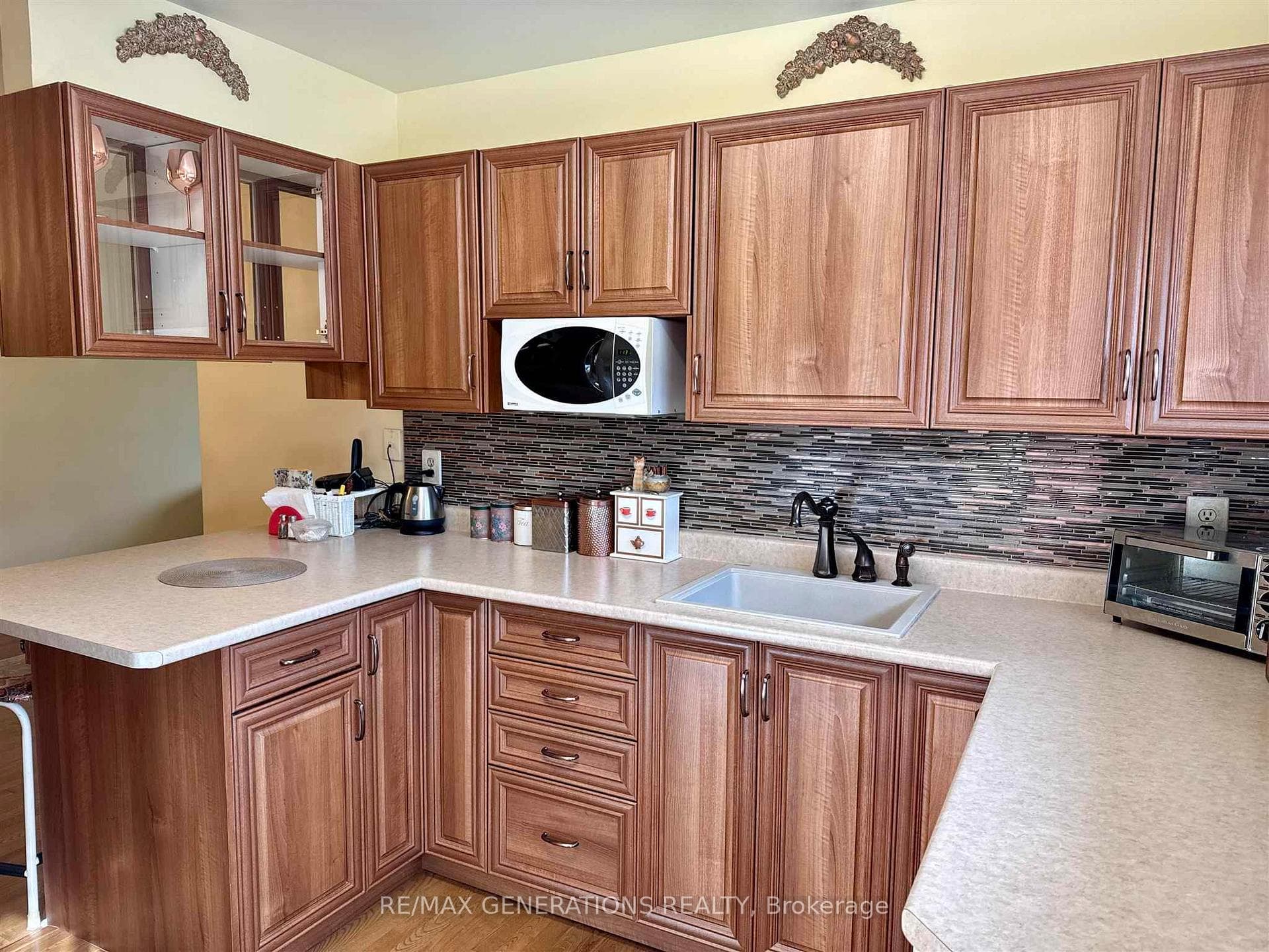 449 Parkwood Street photo 7