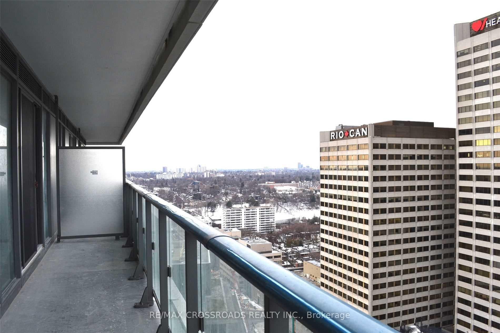 2221 Yonge Street Unit 2511 photo 14