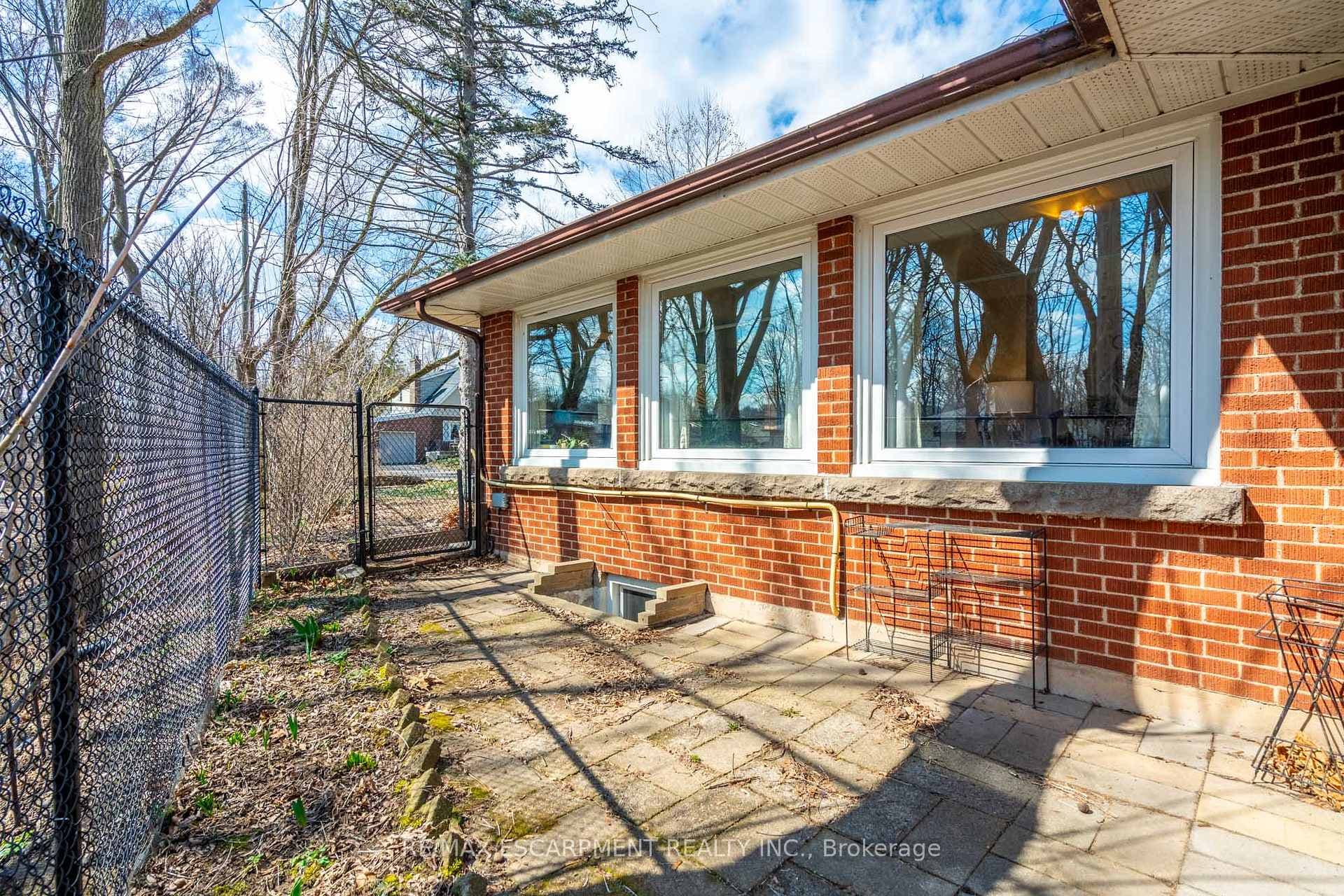 65 Tweedsmuir Avenue photo 32