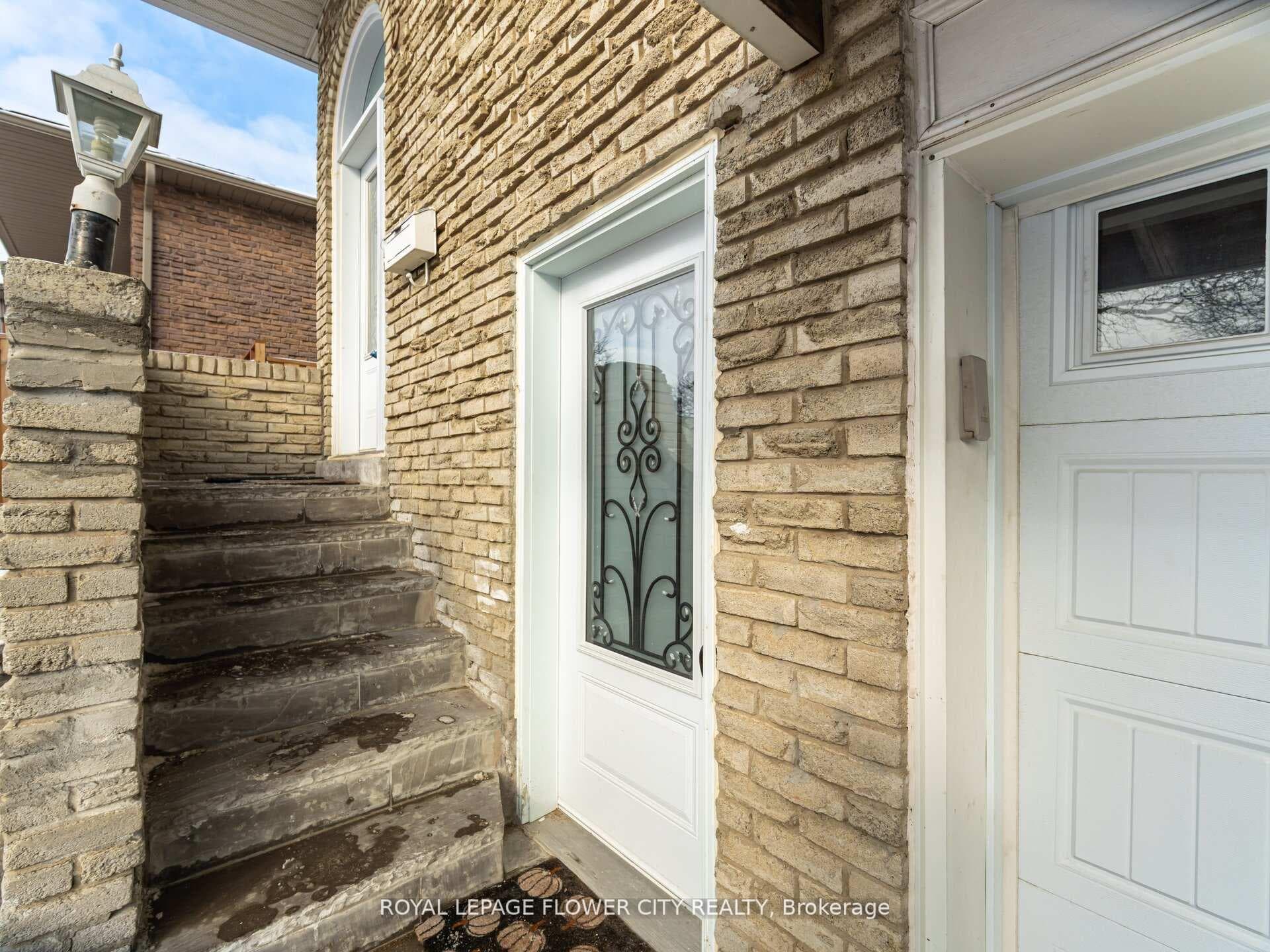 25 Abell Drive photo 2