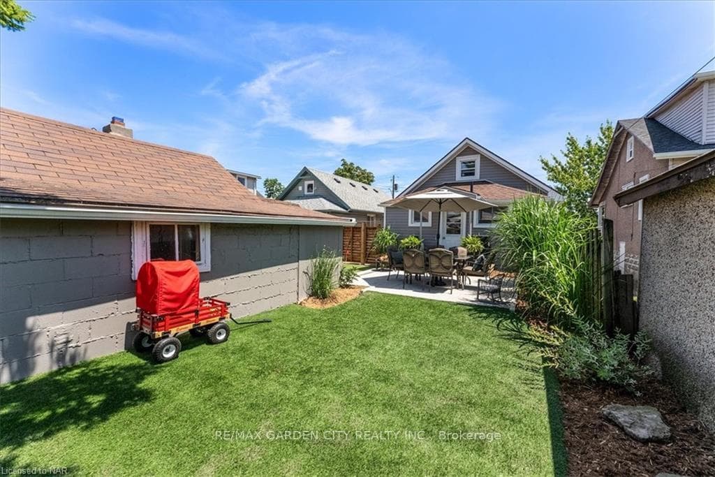 656 Steele Street photo 29